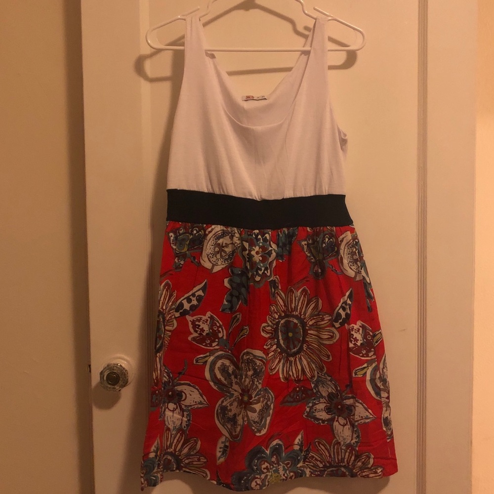 Adorable Red and white floral sundress